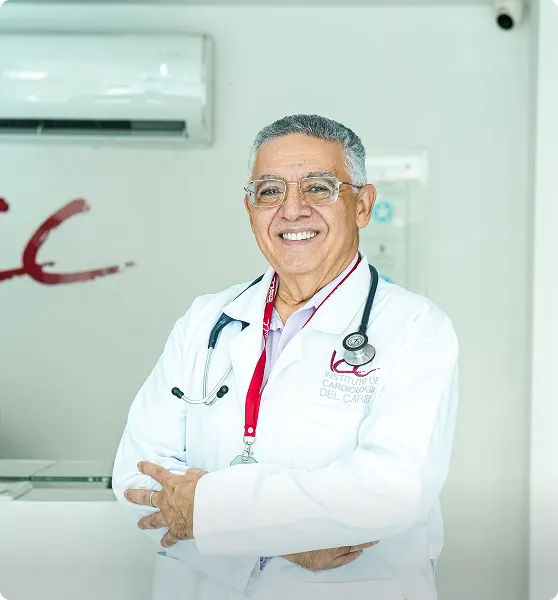 Dr. Orlando Daniel Navarro Ulloa, cardiólogo y director médico del Instituto de Cardiología del Caribe en Cartagena